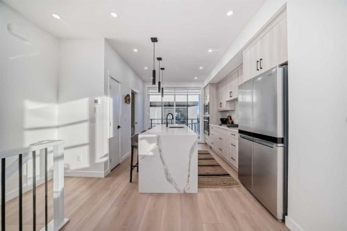 3349 Spruce Drive Sw, Calgary, AB - Indoor