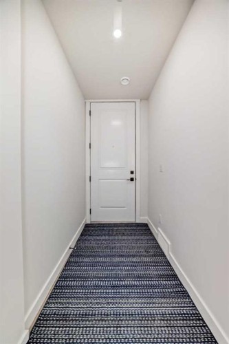 3349 Spruce Drive Sw, Calgary, AB - Indoor Photo Showing Other Room
