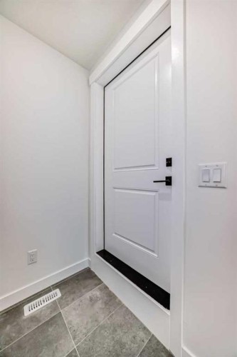 3349 Spruce Drive Sw, Calgary, AB - Indoor Photo Showing Other Room
