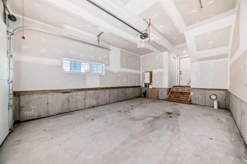 3349 Spruce Drive Sw, Calgary, AB - Indoor Photo Showing Garage