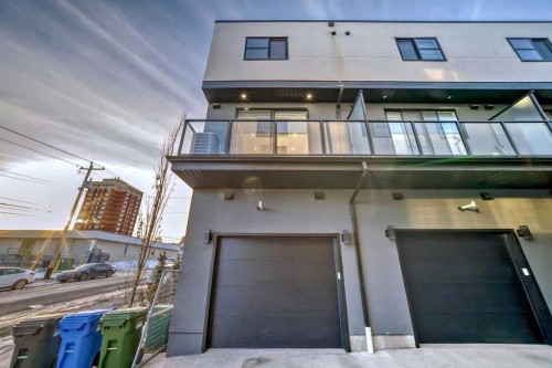3349 Spruce Drive Sw, Calgary, AB - Outdoor