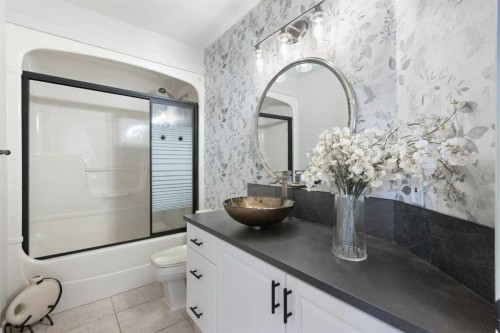250257 271 Range Road, Rural Rocky View County, AB - Indoor Photo Showing Bathroom
