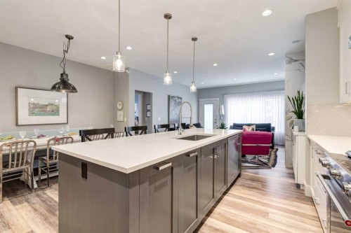 95 Sierra Morena Manor Sw, Calgary, AB - Indoor Photo Showing Kitchen With Upgraded Kitchen