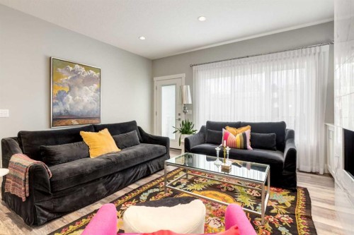 95 Sierra Morena Manor Sw, Calgary, AB - Indoor Photo Showing Living Room