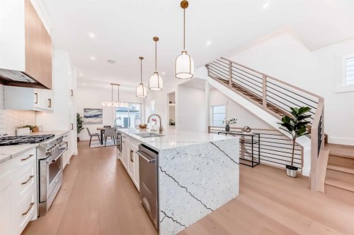 2426 53 Avenue Sw, Calgary, AB - Indoor Photo Showing Kitchen With Upgraded Kitchen