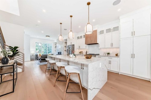 2426 53 Avenue Sw, Calgary, AB - Indoor Photo Showing Kitchen With Upgraded Kitchen