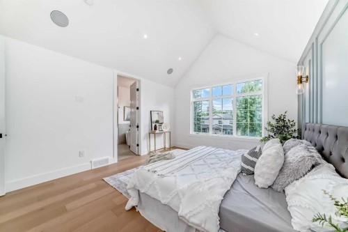 2426 53 Avenue Sw, Calgary, AB - Indoor Photo Showing Bedroom