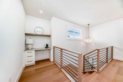 2426 53 Avenue Sw, Calgary, AB - Indoor