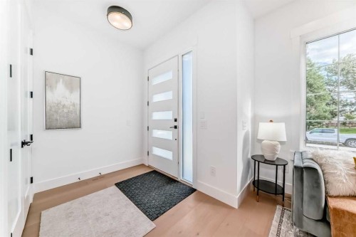 2426 53 Avenue Sw, Calgary, AB - Indoor Photo Showing Other Room