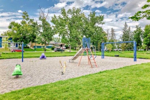 2426 53 Avenue Sw, Calgary, AB - Outdoor