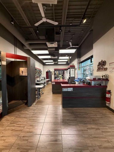 123 Alterations Lane Nw, Calgary, AB 