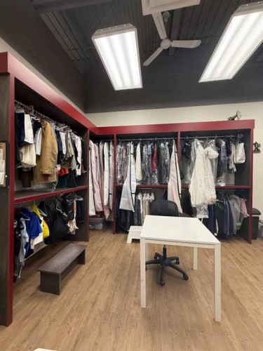 123 Alterations Lane Nw, Calgary, AB 