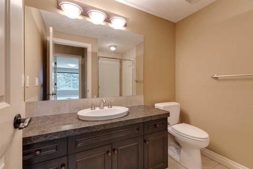 144 Tuscany Ravine Heights Nw, Calgary, AB - Indoor Photo Showing Bathroom