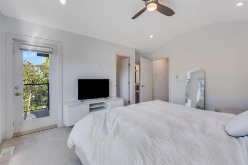 434 30 Avenue Nw, Calgary, AB - Indoor Photo Showing Bedroom