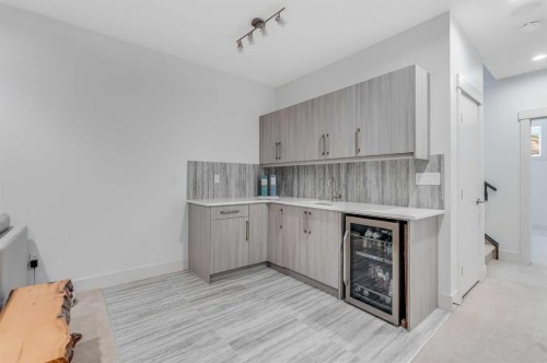 434 30 Avenue Nw, Calgary, AB - Indoor