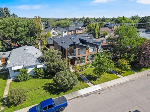 434 30 Avenue Nw, Calgary, AB - Outdoor With Balcony
