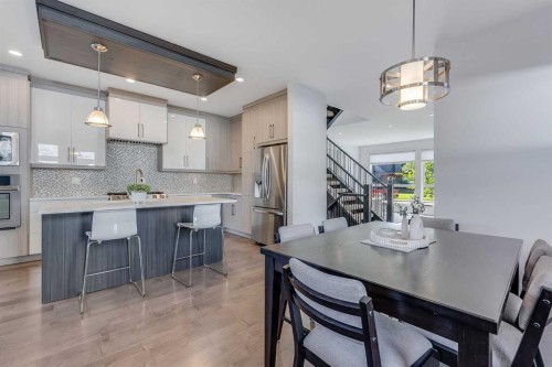 434 30 Avenue Nw, Calgary, AB - Indoor