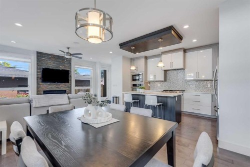 434 30 Avenue Nw, Calgary, AB - Indoor Photo Showing Other Room