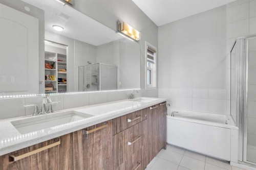 69 Howse Common Ne, Calgary, AB - Indoor Photo Showing Bathroom