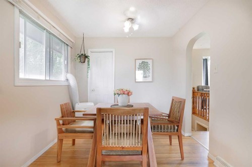 639 Thornhill Drive Nw, Calgary, AB - Indoor