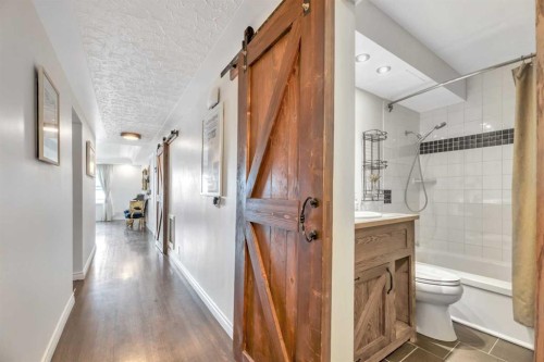 3-1833 21 Avenue Nw, Calgary, AB - Indoor Photo Showing Bathroom