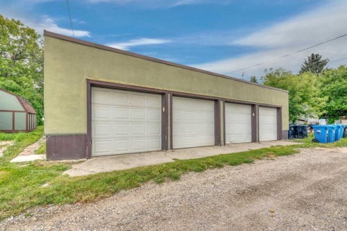 3-1833 21 Avenue Nw, Calgary, AB - Outdoor