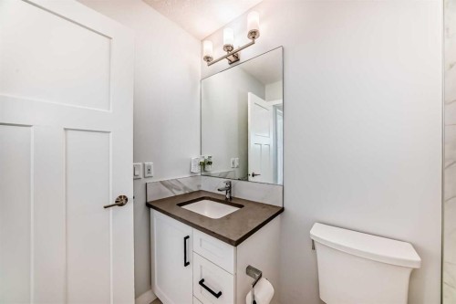 108 Magnolia Way Se, Calgary, AB - Indoor Photo Showing Bathroom