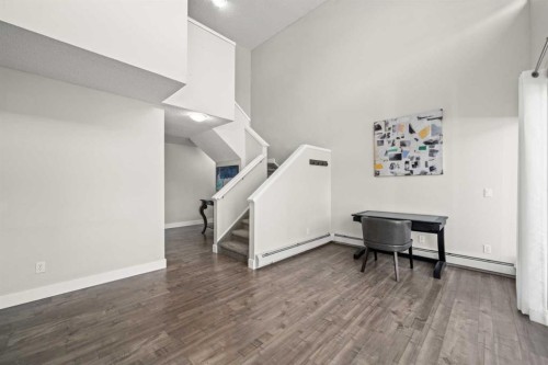 8-301 Village Mews Sw, Calgary, AB - Indoor Photo Showing Other Room