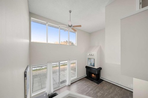 8-301 Village Mews Sw, Calgary, AB - Indoor Photo Showing Other Room