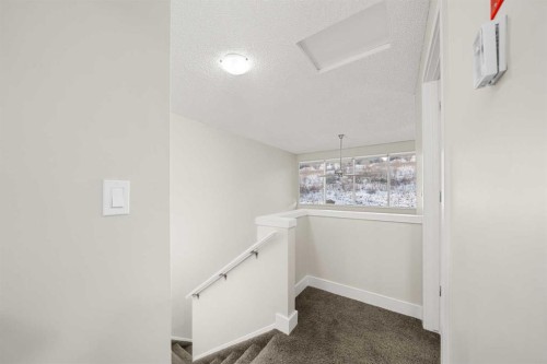 8-301 Village Mews Sw, Calgary, AB - Indoor Photo Showing Other Room
