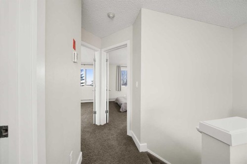 8-301 Village Mews Sw, Calgary, AB - Indoor Photo Showing Other Room