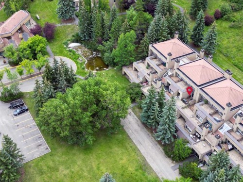 8-301 Village Mews Sw, Calgary, AB - Outdoor