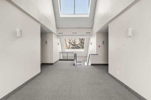 8-301 Village Mews Sw, Calgary, AB - Indoor Photo Showing Other Room