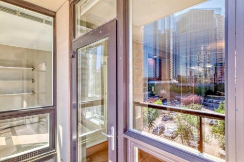 521-222 Riverfront Avenue Sw, Calgary, AB - Indoor Photo Showing Other Room