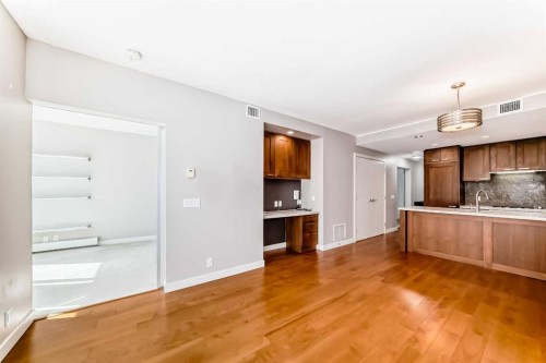 521-222 Riverfront Avenue Sw, Calgary, AB - Indoor Photo Showing Kitchen