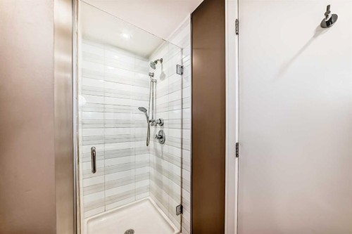 521-222 Riverfront Avenue Sw, Calgary, AB - Indoor Photo Showing Bathroom