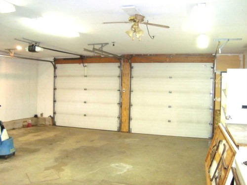 114 School Road, Trochu, AB - Indoor Photo Showing Garage