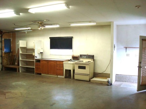 114 School Road, Trochu, AB - Indoor Photo Showing Garage