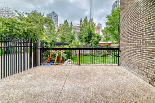 101-323 13 Avenue Sw, Calgary, AB - Outdoor