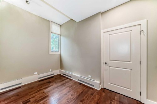 101-323 13 Avenue Sw, Calgary, AB - Indoor Photo Showing Other Room