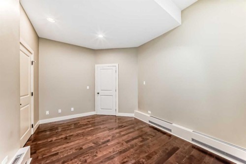 101-323 13 Avenue Sw, Calgary, AB - Indoor Photo Showing Other Room