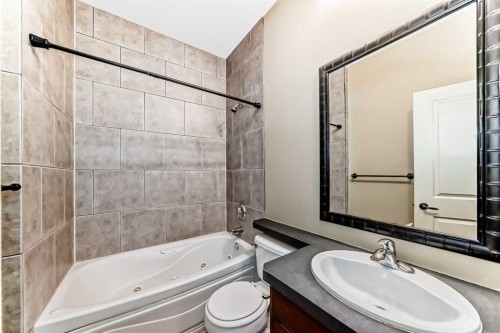 101-323 13 Avenue Sw, Calgary, AB - Indoor Photo Showing Bathroom
