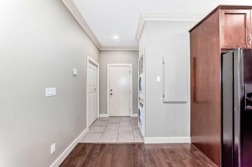 101-323 13 Avenue Sw, Calgary, AB - Indoor Photo Showing Other Room