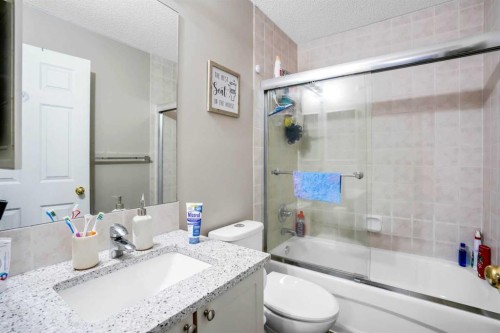 6216 Taralea Park Ne, Calgary, AB - Indoor Photo Showing Bathroom