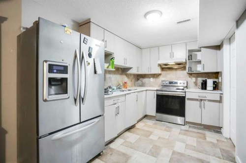 6216 Taralea Park Ne, Calgary, AB - Indoor Photo Showing Kitchen