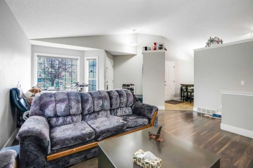 6216 Taralea Park Ne, Calgary, AB - Indoor Photo Showing Living Room