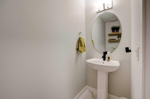 561 Canals Crossing Sw, Airdrie, AB - Indoor Photo Showing Bathroom