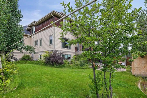 22 Wendham Place Sw, Calgary, AB - Outdoor