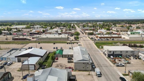 5001-05 49 Avenue, Olds, AB 