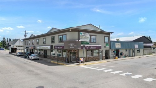 5001-05 49 Avenue, Olds, AB 